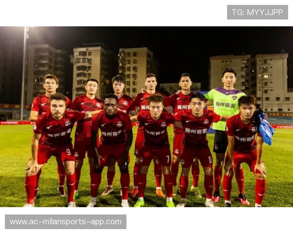 梅州降级后的小镇青年：足球梦如何延续？