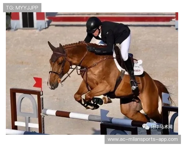 马术障碍赛马突然跳歪被骑手“托回正”