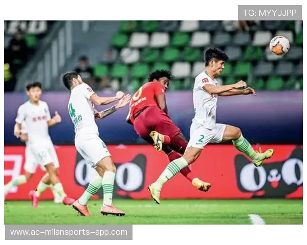 石家庄功夫新援头球争顶强硬,定位球威胁明显 石家庄功夫新援头球争顶强硬,定位球威胁明显